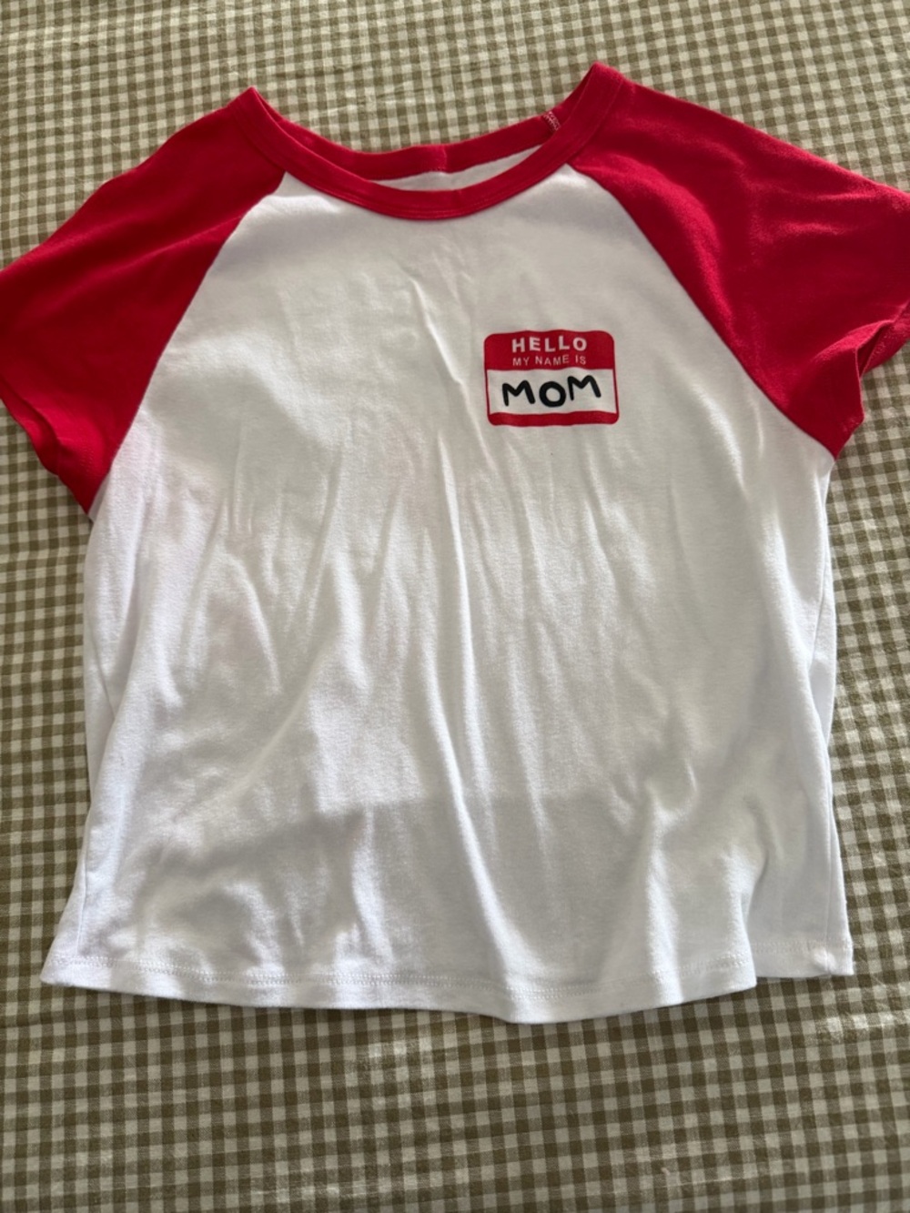 Red & White Raglan 'Hello My Name Is MOM'